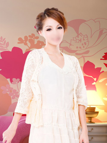 咲坂　葵（さきさか　あおい）